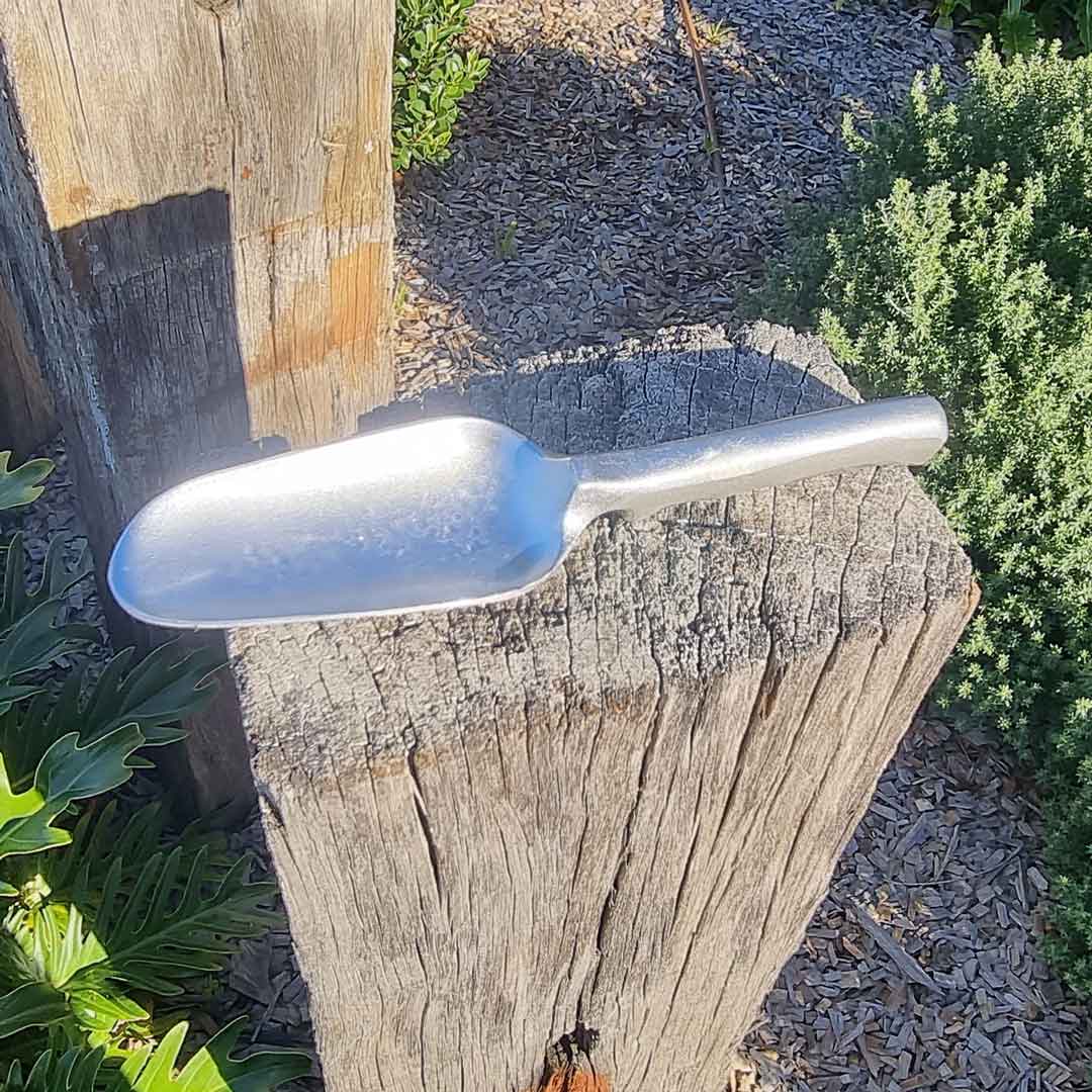 The Wide Garden Trowel Tool by Garden Tools Australia, 100% Australian Made